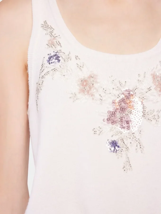 Brodert topp i ull