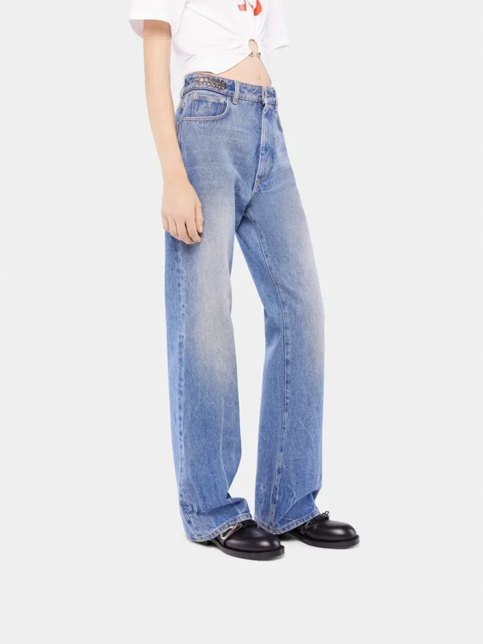 Flared jeans pyntet med 1969-skiver