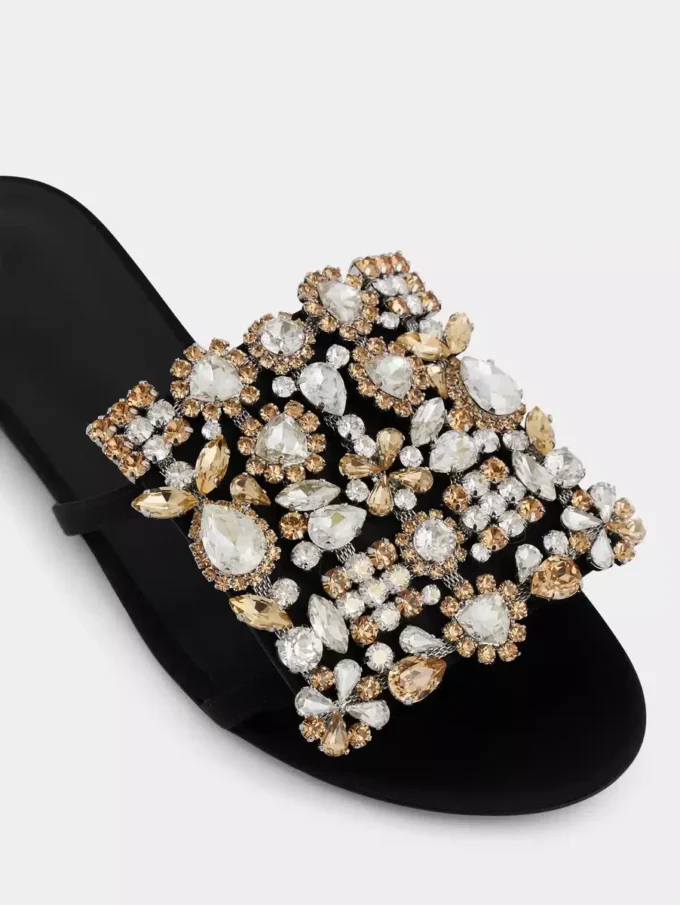 Flate sandaler med strass
