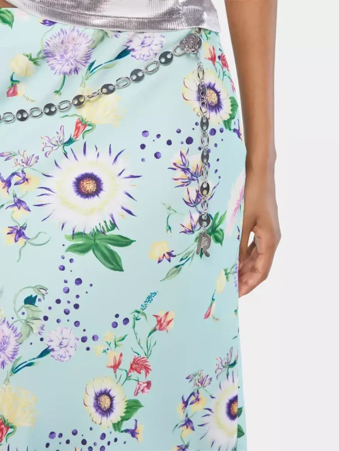 Skjørt med blomstermønster og kjettingdetaljer