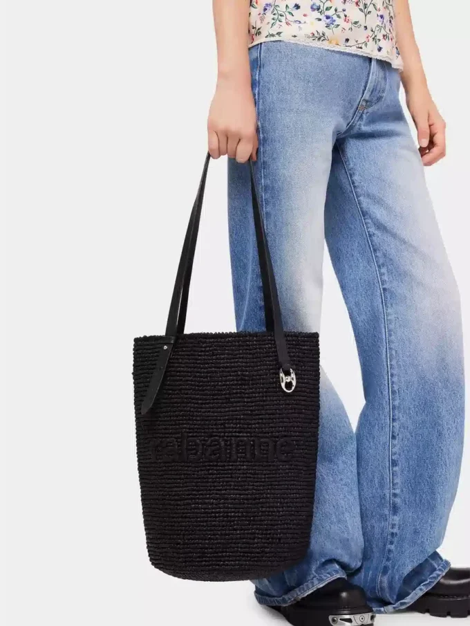 Svart raffia-veske med logo