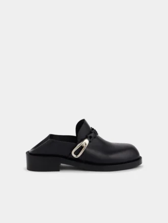 Svarte mules i glatt skinn