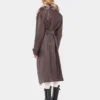 Trenchcoat med fuskepelsbesetning