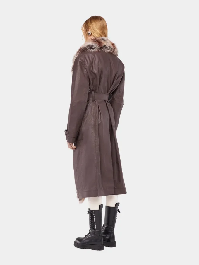 Trenchcoat med fuskepelsbesetning
