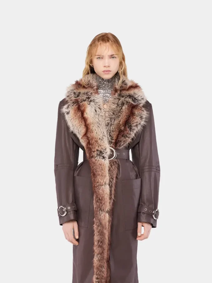 Trenchcoat med fuskepelsbesetning